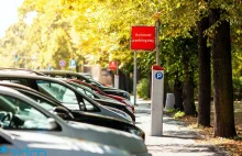 Polacy chcą parkować za darmo. Kupują ukraińskie tablice rejestracyjne