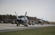 Łask. Amerykańskie myśliwce F-18 w Polsce. To wzmocnienie wschodniej flanki NATO