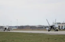 F-18 w bazie w Łasku.