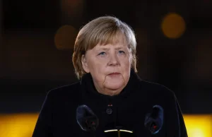 "Bild": była kanclerz Merkel została zaproszona do Buczy, pojechała do Florencji