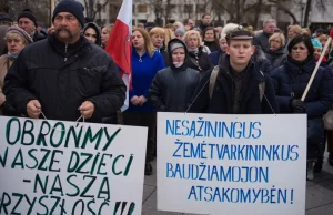 Zapoczątkowano niszczenie polskich szkół na Litwie.