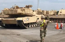 Amerykańskie pojazdy wojskowe przybywają do Danii w drodze do Polski
