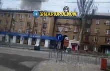 Nagranie z ulicy Mariupola w czasie bombardowania.