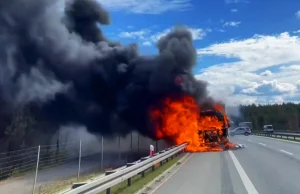 Ciężarówka doszczętnie spłonęła na śląskiej S1. [Wideo] - Śląsk24