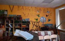 Obrzydliwe napisy pozostawione przez r*syjskich żołnierzy w szkole w Borodziance