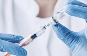 Zamówienia szczepionek przeciw COVID-19 wyższe niż potrzeby