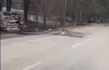 Zdobyczny ukraiński czołg otwiera ogień do orków, którzy biorą go za swojego.