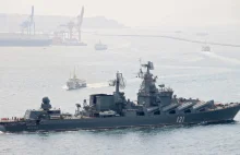 Krążownik "Moskwa" trafiony przez Ukraińców. Na pokładzie mogło być ponad...