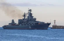 Rosyjski krążownik "Moskwa" z ataku na Wyspę Węży przewrócił się i tonie