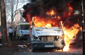 Trzeci dzień zamieszek w Szwecji. Muzułmanie biją się z policją.