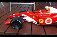 Bajka dla dzieci Zdalnie sterowany samochód Ferrari F1