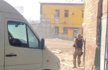 Azov. Wideo z oblężonego Mariupola. Brawo.