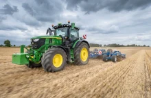 Zrabowane na Ukrainie ciągniki John Deere "odnalazły się" na terenie Czeczenii