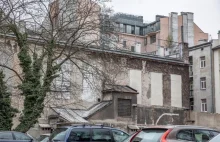Kraków. Współwłaściciel zabytkowego budynku zamurował okna sali gimnastycznej