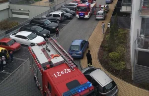 strażacy nie mogli dojechać do pożaru. Drogę blokowała zaparkowane samochody !!