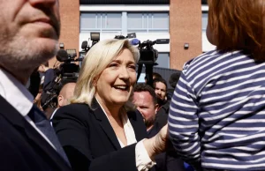Macron pokonuje Marine Le Pen i zostaje prezydentem Francji na drugą kadencję