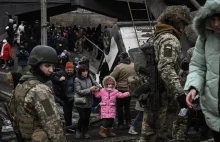 Ukraina: dzieci są zmuszane do pisania w zeszytach, że Mariupol to część Rosji