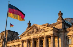Niemcy stały się sługą rosyjskiego reżimu; Schroeder marionetką Putina