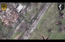 Atak ukraińskiego DYI drona na rosyjskie pozycje