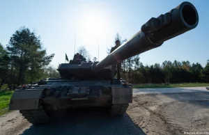 FAZ: Niemcy zwlekają z przekazaniem Polsce sprzętu w zamian za broń dla Ukrainy.