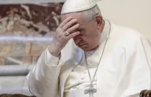 Papież Franciszek tymczasowo zawiesza działalność