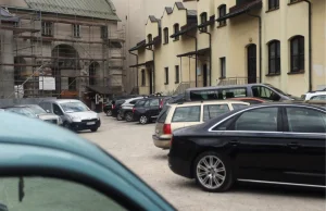 Kraków zapłaci klasztorowi św. Franciszka z Asyżu 32 tys. za parking dla radnych