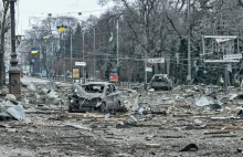 Rosjanie chcą jak najszybciej zatrzeć ślady swych zbrodni w Mariupolu