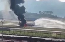 Samolot zjechał z pasa i stanął w płomieniach. Ranni