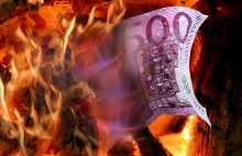 Euro po 7 zł! Polacy masowo sprzedają euro