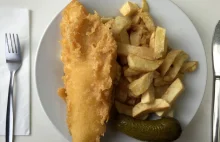 Niedobory żywności mogą zmusić część puntków "fish and chips" do zamknięcia