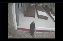 Świątobliwy "złodziejaszek" - przeżegnał się i pożyczył sobie plecak w kościele