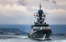 Marynarka Wojenna Rosji wycofuje swoje okręty z Morza Czarnego do portów.