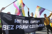 Porady dla pacjentów LGBT+ zniknęły z rządowego serwisu. Były tam jeden dzień