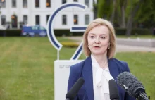 Liz Truss: „Nie dla stanowiska Macrona i szukania drogi wyjścia dla Rosji”