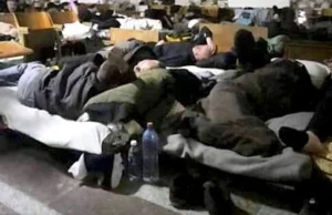 "Śpią na podłodze, poddawani są torturom". Tak Rosja traktuje jeńców z Ukrainy