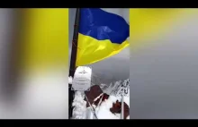 Flaga ukraińska na szczycie imienia Władimira Putina w Kirgistanie