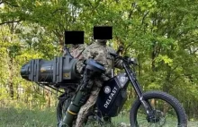 Ukraińscy "łowcy czołgów" na rowerach elektrycznych