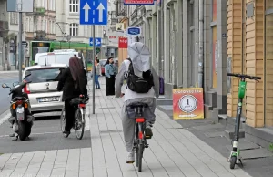 Dlaczego rowerzyści jeżdżą chodnikami, gdy obok ścieżka rowerowa?