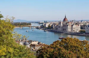 Węgry wprowadzają "tymczasowo" podatki od nadzwyczajnych zysków