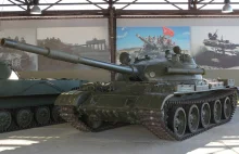 Wywiad Wielkiej Brytanii: Rosja wyciąga z magazynów 50-letnie czołgi