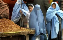 Dramatyczna sytuacja afgańskich kobiet. "Wielu głód zagląda w oczy"