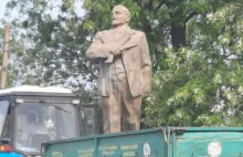 "Znaleźli 'trupa'". Rosjanie przywieźli pomnik Lenina