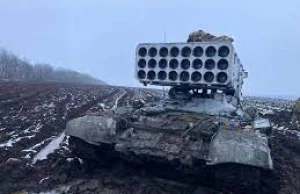 Ukraińcy rozwalają TOS-1 podczas kręcenia filmiku przez ruska