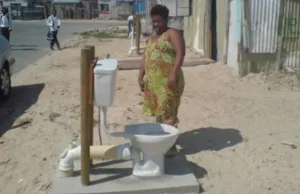 Czarna Afryka: już 1 komórka/smartfon na 1 osobę i 80% - 90% osób bez toalety