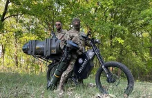Jak Ukraińcy niszczą rowerami rosyjskie czołgi.