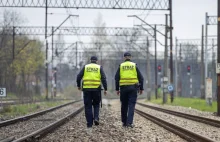 Nastolatkowie na bramkach semaforowych. "Zabawę" przerwał patrol SOK