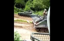 Ukraińcy w czołgach T-72 z polskiego sklepu z czołgami.