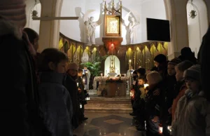 Dwie trzecie Polaków chce odcięcia Kościoła od pieniędzy państwa