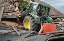 Wjechała traktorem na dach domu. 11-latkę zabrał śmigłowiec
