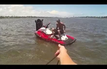 Aresztowanie złodzieja na środku jeziora z pożyczonej łodzi
